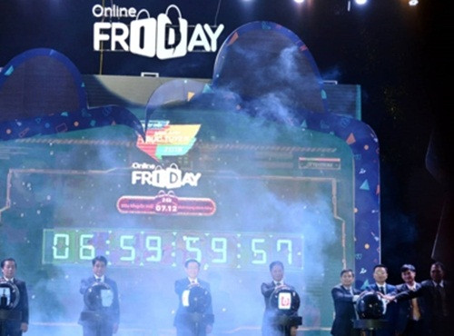 Tại đây, người tiêu dùng sẽ có cơ hội mua hàng với giá 0 đồng hoặc được giảm giá tới 80 - 90%. Ảnh: VOV.