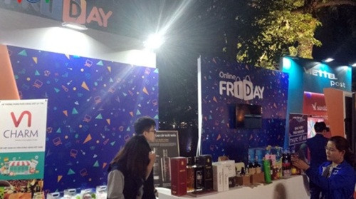 Thống kê của Bộ Công Thương cho thấy, năm 2014 doanh số của chương trình Online Friday đạt trên 160 tỷ đồng. Ảnh: VOV.