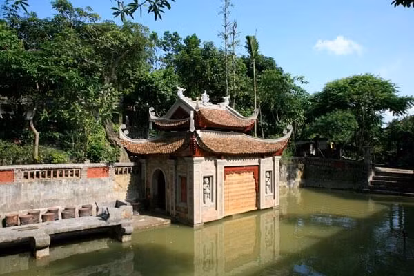 Sân khấu biểu diễn múa rối nước. Ảnh: Vntrip.