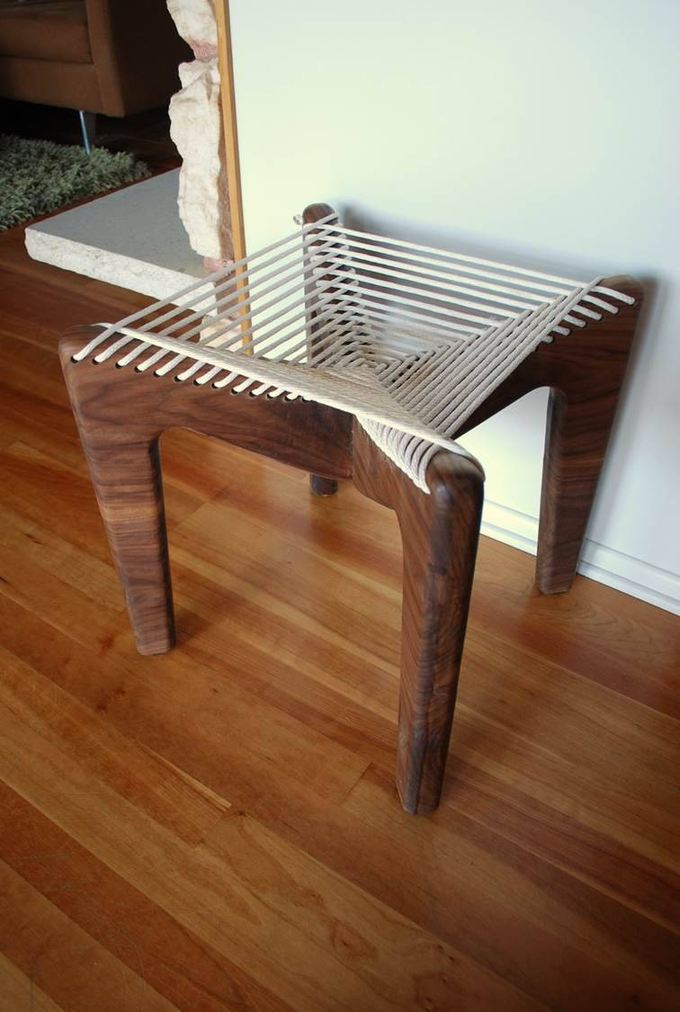 Ghế đan dây thích hợp với không gian quán nước hay quán cà phê. Ảnh: Happynest.