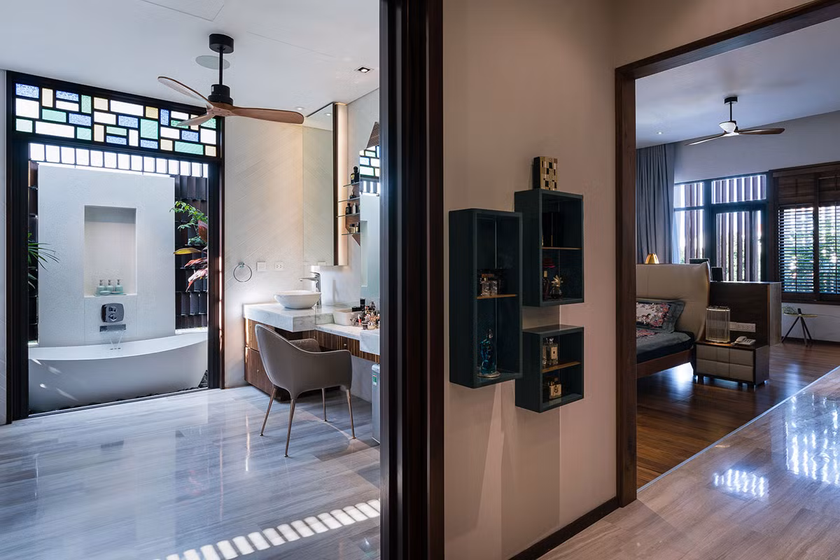 Bồn tắm hiện đại, gần gũi thiên nhiên.