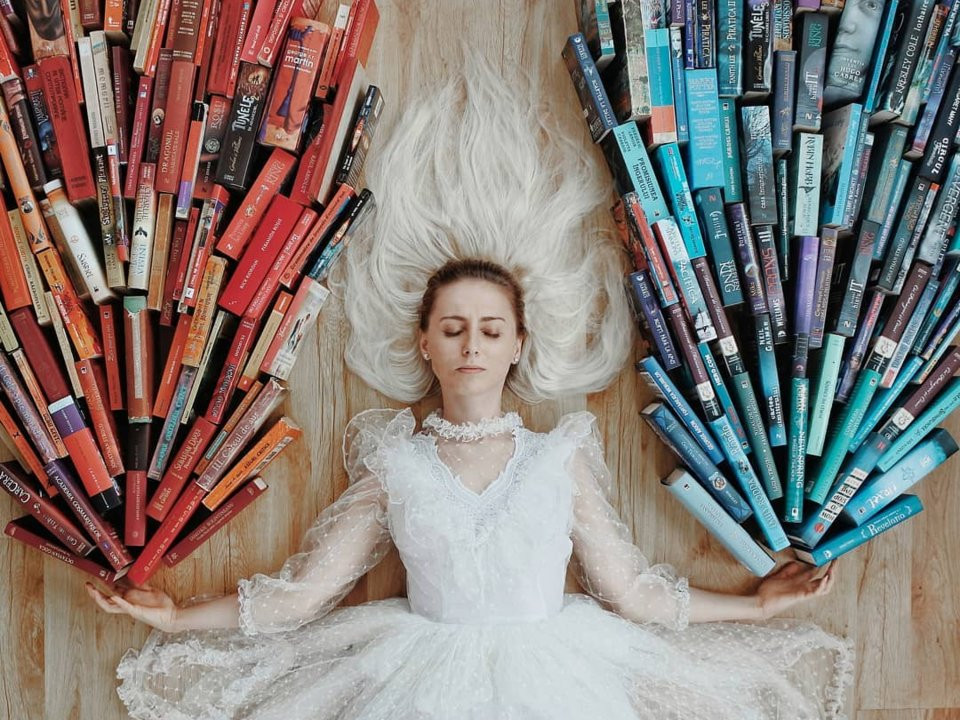 Bức ảnh này minh họa cho cuốn “A Song of Ice and Fire” (Khúc ca của Băng và Lửa), bộ tiểu thuyết sử thi hùng tráng của Mỹ.