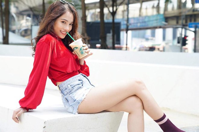 Trước những tin đồn về việc Ngọc Duyên là người thứ 3 xen ngang vào cuộc tình của Dương Khắc Linh và Trang Pháp, nhạc sĩ mau chóng phủ nhận: "Tôi chia tay người trước được hơn 1 năm rồi, còn Duyên mới bắt đầu tình cảm cách đây mấy tháng".