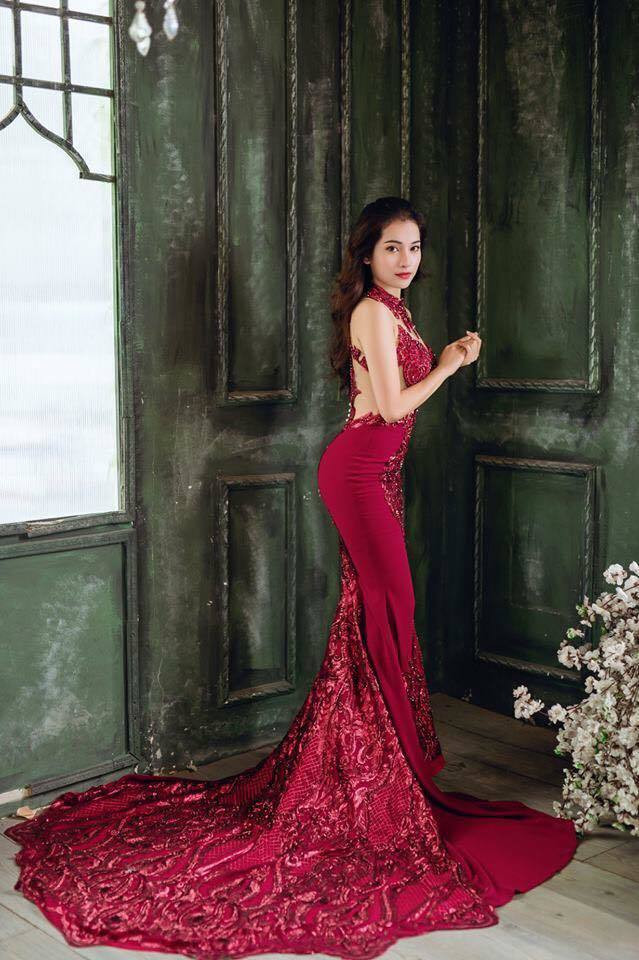 Thời gian qua, Ngọc Duyên gây chú ý khi sở hữu bản song ca gây bão "Đừng như thói quen" với JaỵKii. Bản hit đầu tiên trong sự nghiệp của Ngọc Duyên do chính Dương Khắc Linh sáng tác.