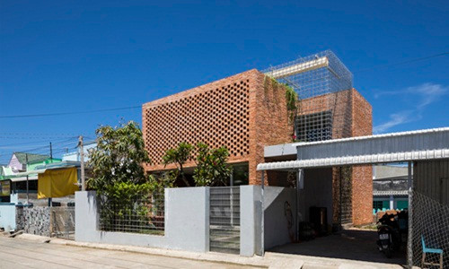 Nha gach moc ven bien dep quen sau o Binh Thuan