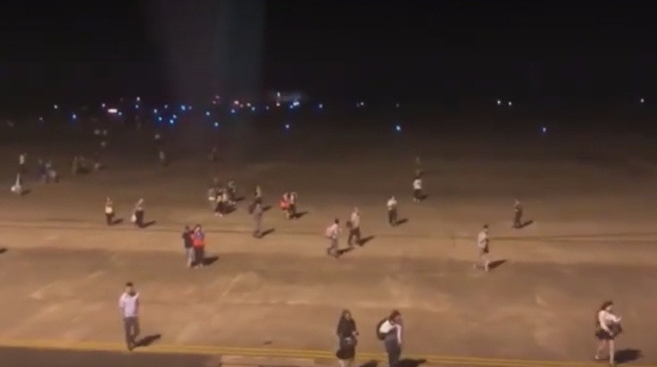 Hanh khach so hai ke lai su co may bay Vietjet Air roi lop khi ha canh-Hinh-2