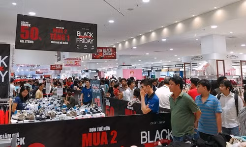 Nhân dịp này, nhiều doanh nghiệp, cửa hàng, siêu thị ở Việt Nam cũng tung ra nhiều chương trình khuyến mãi nhằm thu hút người tiêu dùng. Ảnh: Aeon.