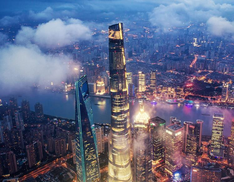 Vị trí thứ 2 thuộc về tòa tháp Thượng Hải với chiều cao 632 m. Tháp Thượng Hải có nhiều tầng được mở cửa cho công chúng tại tầng 118 và 119. Tính đến năm 2018, đây là tầng quan sát cao thứ hai trên thế giới, chỉ sau Burj Khalifa.