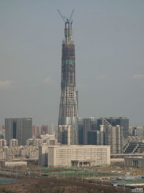 Tòa nhà Chow Tai Fook Binhai Center (Trung Quốc) xếp vị trí thứ 9 với chiều cao 530 m.