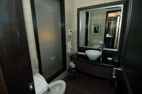 Phòng tắm hiện đại.