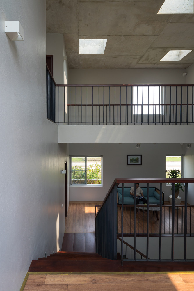 Tất cả giúp con người bên trong có thể trải nghiệm trọn vẹn dòng chảy thiên nhiên xung quanh ngôi nhà.