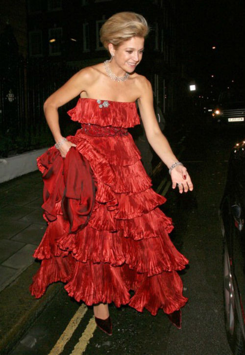 Những chiếc váy màu sắc sặc sỡ là lựa chọn hợp mốt của công chúa Maxima, Hà Lan.