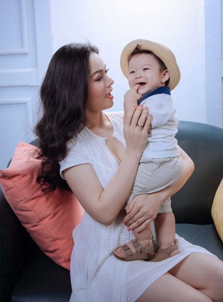 Cô thường xuyên dành thời gian chụp nhiều bộ ảnh đẹp với "bạn diễn nhi" Putin.