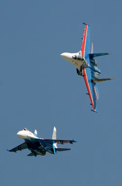 Hình ảnh phi đội “Hiệp sĩ Nga” trình diễn tại triển lãm hàng không được tổ chức ở vùng Rostov-on-Don vào năm 2015. Nguồn ảnh: TASS