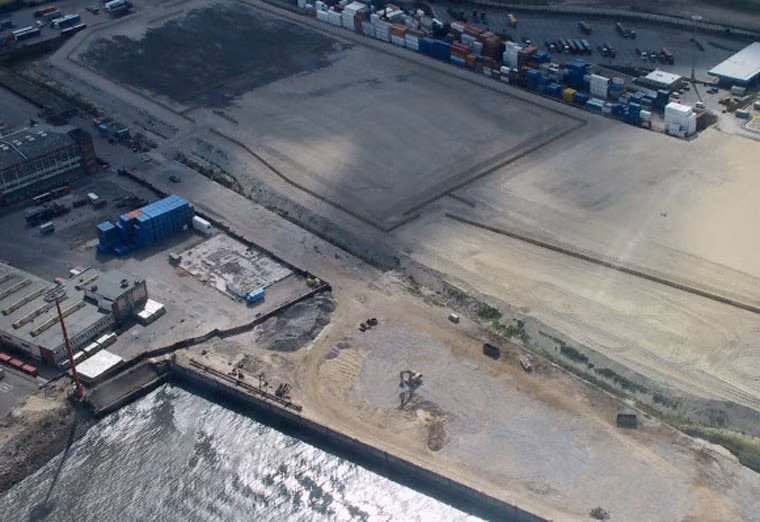 Đến năm 2003, khu căn cứ ngầm năm xưa đã được cải tạo thành bãi đậu xe và tập kết các container tại cảng Hamburg.