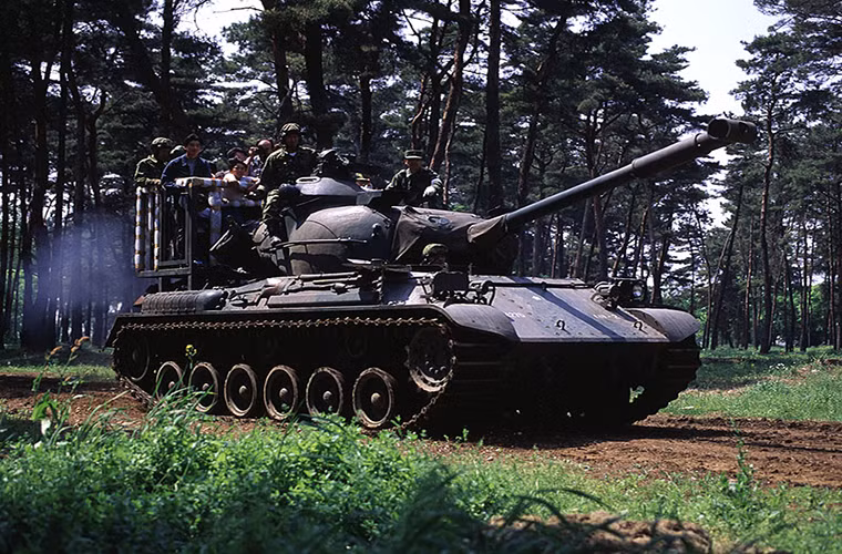 Một chiếc Type 61 được cải tiến lại dành cho hoạt động dân sự của Lực lượng Phòng vệ Nhật Bản.