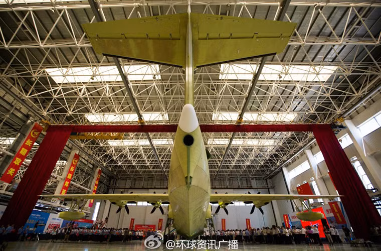 Hiện tại AVIC đã nhận được 17 đơn hàng đặt trước AG-600 chủ yếu là để phục vụ thị trường nội địa của Trung Quốc nhưng công ty này lại không nói rõ số máy bay này được bán cho ai.