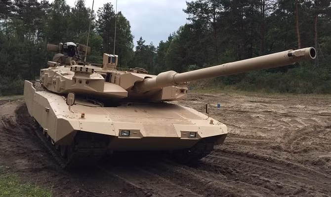 Duc tham vong phat trien xe tang lap phao 130mm dau Armata