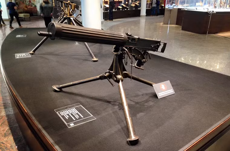 Súng máy Maxim M1910 được Quân đội Sa Hoàng sử dụng trong Chiến tranh Thế giới thứ I và Hồng quân Liên Xô trong Chiến tranh Thế giới thứ II được trưng bày tại bảo tàng Tula.