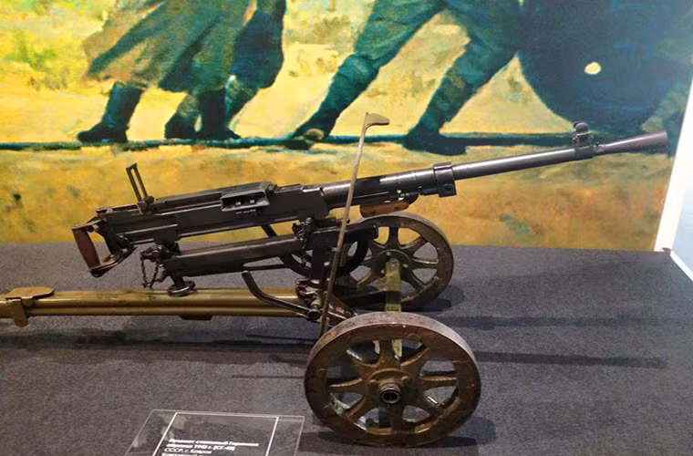 Trong ảnh là mẫu súng máy hạng trung tiêu chuẩn của Quân đội Liên Xô SG-43 Goryunov được sử dụng trong giai đoạn từ năm 1943-1968.