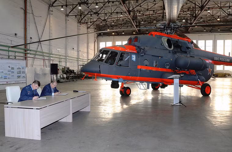 Trong năm 2015, nhà máy chế tạo trực thăng Ulan-Ude đã bắt đầu chuyển giao cho Bộ Quốc phòng Nga những chiếc Mi-8AMTSh-VA đầu tiên và số trực thăng này được thiết kế đặc biệt để có hoạt động trong điều kiện khắc nghiệt của Bắc Cực.