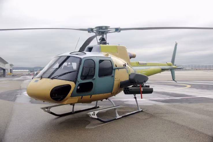 Hệ thống vũ khí modul này có tên gọi là Generic HForce (GWC) được đại diện Airbus giới thiệu với giới truyền thông tại triển lãm công nghệ trực thăng HAI Heli-EXPO diễn ra từ ngày 29/2 đến 3/3 tại thành phố Louisville thuộc tiểu bang Kentucky, Mỹ. Ảnh: Trực thăng H125M tích hợp module vũ khí GWC.