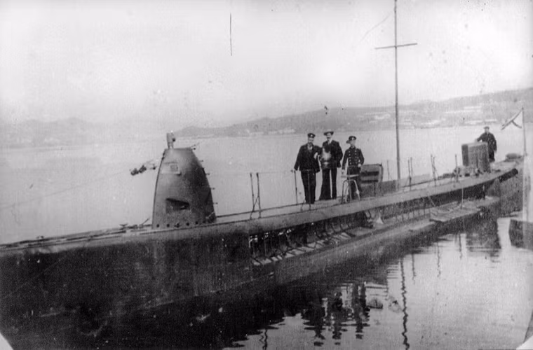 Tàu ngầm Kasatka thuộc lớp Kasatka được Hải quân Đế quốc Nga đóng mới tại St. Petersburg và được giới thiệu lần đầu tiên vào năm 1906.