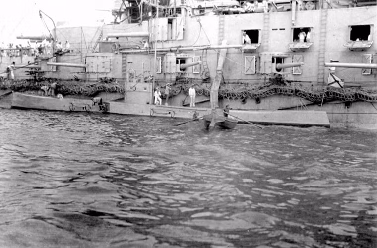 Có khoảng sáu chiếc Kasatka được Hải quân Đế quốc Nga đưa vào trang bị, các tàu ngầm này được nâng cấp lại vào năm 1910 với động cơ diesel mới và được trang bị thêm tháp chỉ huy.