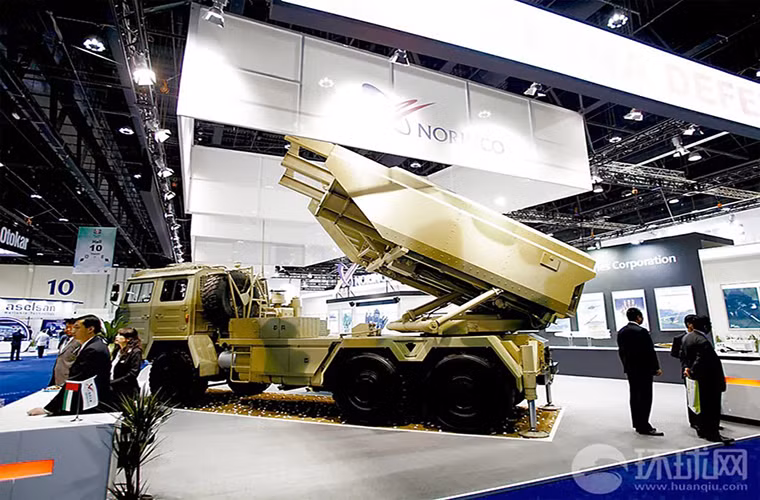 Mẫu đạn này có chiều dài hơn 3m và nặng chỉ 74kg mang theo một đầu đạn nổ cực mạnh 18kg với ngòi nổ vô tuyến cho phép kíp vận hành SR5 có thể kích nổ nó bất cứ lúc nào. Tầm sát thương của một quả đạn Fire Dragon 40 lên tới 60m.