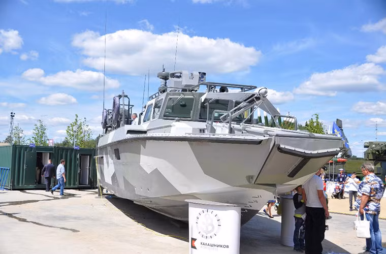 Bên cạnh đó, cả BK-10 và BK-16 đều có thể được trang bị một UAV trinh sát cỡ nhỏ ZALA 421-08M có tầm hoạt động lên đến 80km với số giờ bay hơn 2 giờ. Được biết ZALA 421 cũng là một trong những sản phẩm chủ lực của Kalashnikov hiện tại.