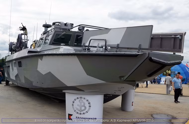 Tàu đổ bộ đa nhiệm BK-16 được xem là thiết kế mới trong các dòng tàu đổ bộ cỡ nhỏ của Nga, nó có thiết kế khá giống tàu tấn công nhanh CB-90 của Thụy Điển với cửa đổ bộ phía trước mũi tàu.