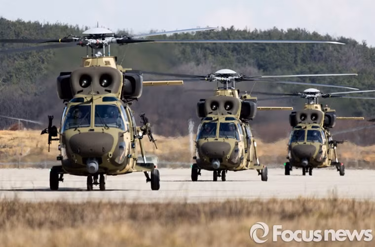 Trong ảnh là phi đội trực thăng Surion của lực lượng Lính thủy Đánh bộ Hàn Quốc tham gia đợt tập trận “Đại bàng non” chung với Mỹ. Nguồn ảnh: Sina