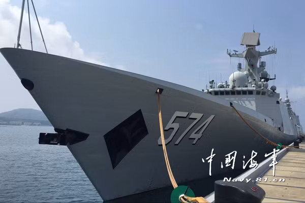 Trung Quoc dua nhieu tau khu truc toi Bien Dong tap tran-Hinh-2