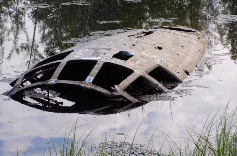 Tuy nhiên theo các tài liệu giải mã gần đây, chiếc máy bay B-29 này không phải là gặp tai nạn rơi xuống hồ mà do Quân đội Mỹ cố tình dìm xuống để huấn luyện cứu hộ khi máy bay gặp nạn rơi xuống nước. 