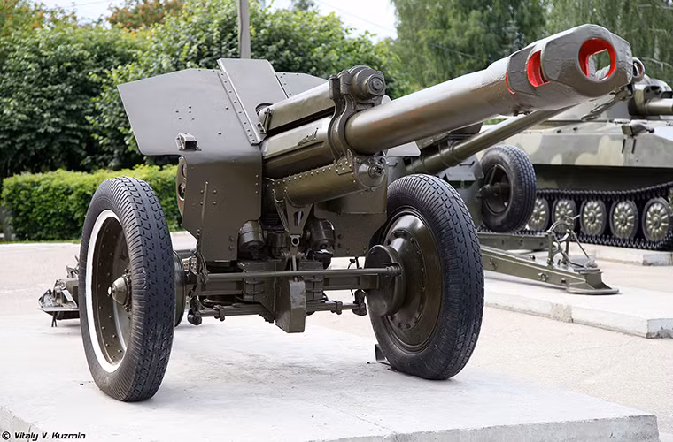 Trong ảnh là mẫu lựu pháo M1943 (D-1) 152mm được Quân đội Liên Xô sử dụng trong Chiến tranh Thế giới thứ II.