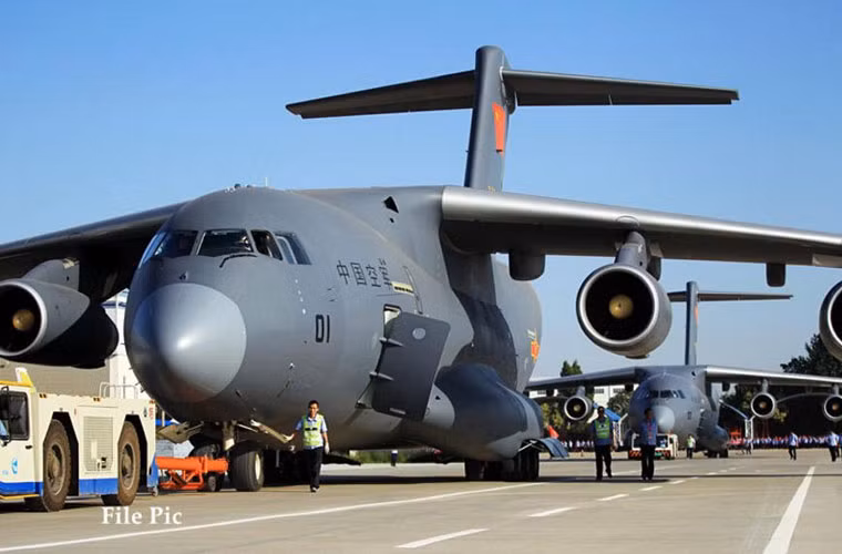 Việc bàn giao Y-20 diễn ra tại một căn cứ của lính dù Trung Quốc cho thấy ý đồ lớn của không quân nước này muốn tăng cường khả năng không vận chiến lược tầm xa, tăng cường sức mạnh của lính dù vốn bị hạn chế bởi thiếu các máy bay vận tải lớn.