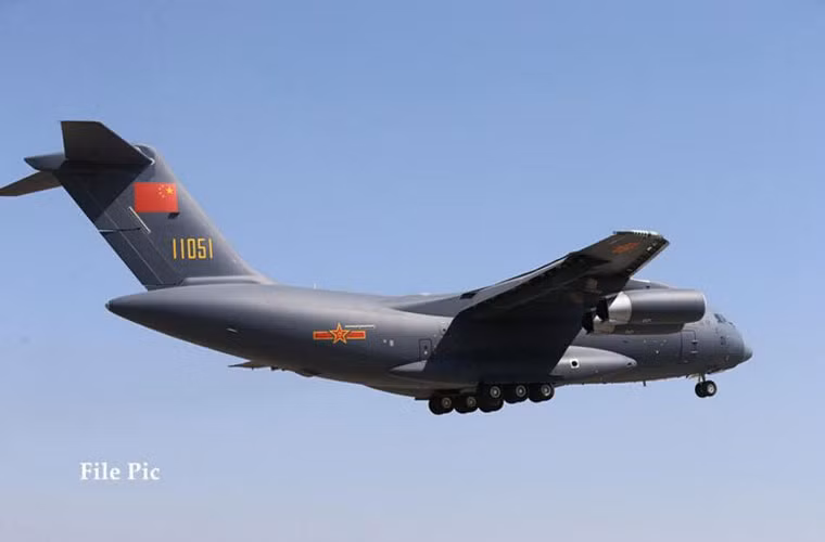 Theo một số nguồn tin, máy bay vận tải Y-20 có chiều dài tới 47m, sải cánh 45-50m, cao 15m, trọng lượng rộng 100 tấn, trọng lượng cất cánh tối đa 220 tấn.