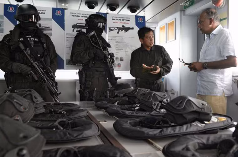 Và lực lượng chống khủng bố mới của Singapore với tên gọi là SOTF (Special Operations Task Force) sẽ được xây dựng dựa trên các đơn vị đặc biệt chủ chốt của nước này gồm biệt kích CDO FN thuộc Lục quân và biệt kích người nhái NDU thuộc Hải quân.