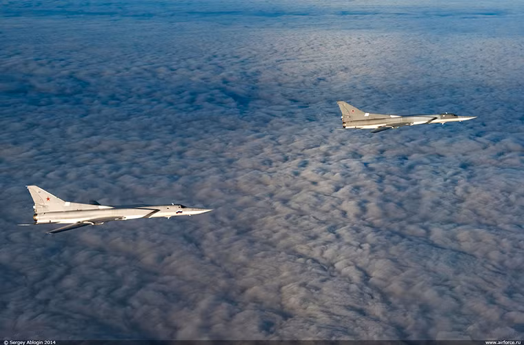 Tuy nhiên loại vũ khí được Tu-22M3 triển khai nhiều nhất vẫn là các loại bom thông dụng FAB của Không quân Nga, nó có khả năng mang theo tới 69 quả bom FAB-250 trong một đợt xuất kích.