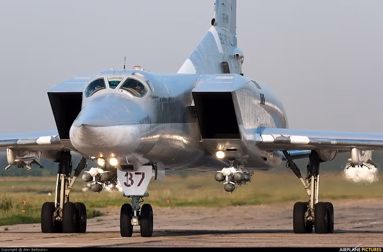 Tu-22M3 có tầm hoạt động 2.410km với tải trọng vũ khí tiêu chuẩn, do đó những chiếc Tu-22M3 của Nga tham chiến tại Syria hầu hết đều cất cánh từ căn cứ không quân ở Mozdok ở Bắc Ossetia nhằm đảm bảo khả năng tác chiến của mình.