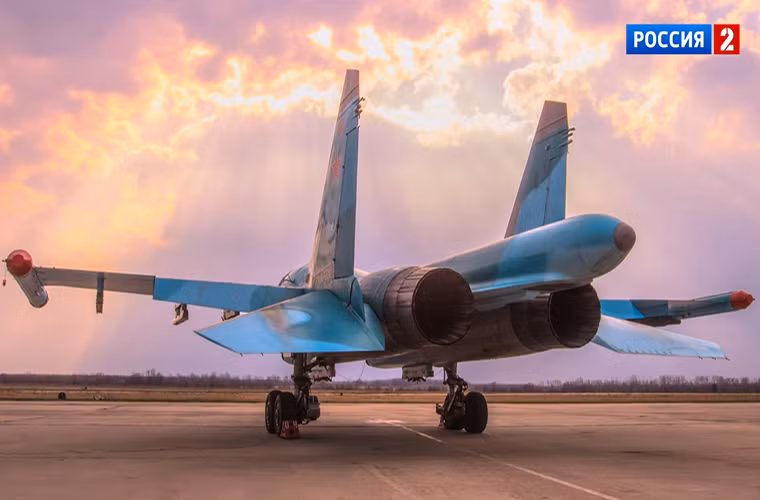 Hiện tại Không quân Nga có khoảng 84 chiếc Su-34 và con số này có thể sẽ tăng lên hơn 100 chiếc trong thời gian sắp tới, bên cạnh đó Nga cũng đã kiếm được hợp đồng xuất khẩu Su-34 đầu tiên cho Algeria.