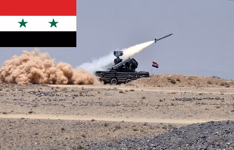 Ngoài ra còn có các tổ hợp tên lửa phòng không 9K33 Osa đạt tầm bắn 15km, hạ mục tiêu ở độ cao 12km.