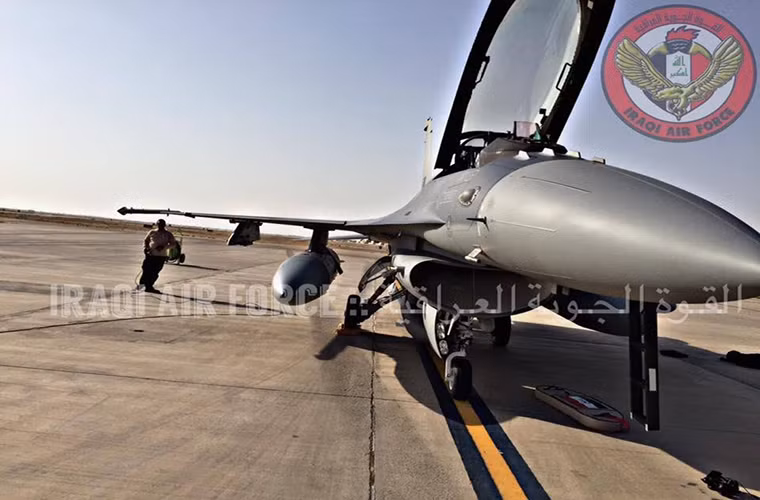 F-16 là dòng chiến đấu cơ hiện đại nhất của Iraq hiện nay, dự kiến đến năm 2018 Không quân Iraq sẽ có trong biên chế ít nhất 36 chiến đấu cơ loại này. Hợp đồng F-16 đầu tiên của Iraq được ký kết vào năm 2009 với giá trí lên tới 1.5 tỷ USD nhưng với số lượng chỉ 18 chiếc.