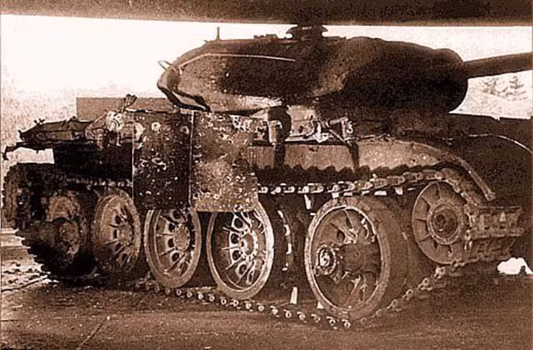 Phần giáp hai bên thân của ZET-1 cũng được thử nghiệm với 2A19, hầu như chúng bị phá hủy hoàn toàn nhưng vẫn bảo vệ được phần giáp chính ở hai bên thân xe.