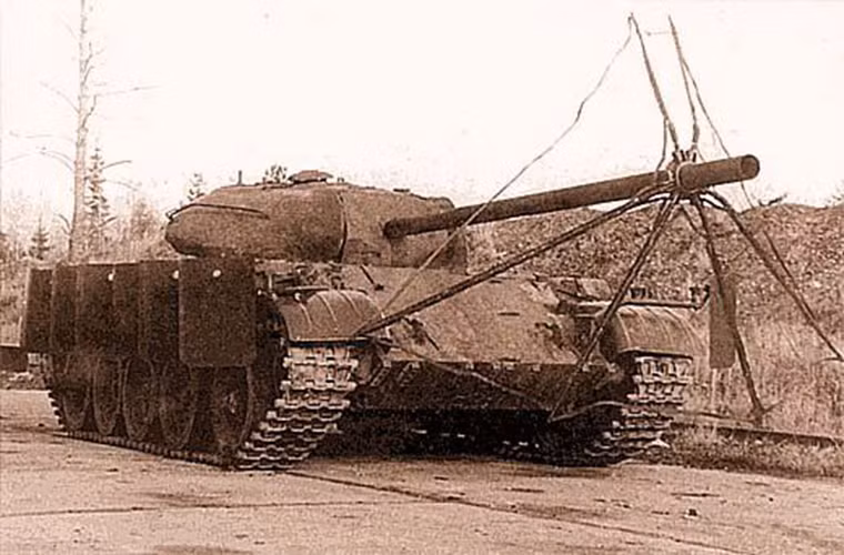 Theo các thiết kế sư phát triển, ZET-1 dành cho xe tăng T-54/55 và T-62 có khả năng làm giảm đáng kể sức công phá của các loại đầu đạn chống tăng 85mm, 100mm và 115mm . Trong giai đoạn từ năm 1964 ZET-1 được tiêu chuẩn hóa và thời gian để triển khai bộ giáp này chỉ tầm hơn 2 phút.