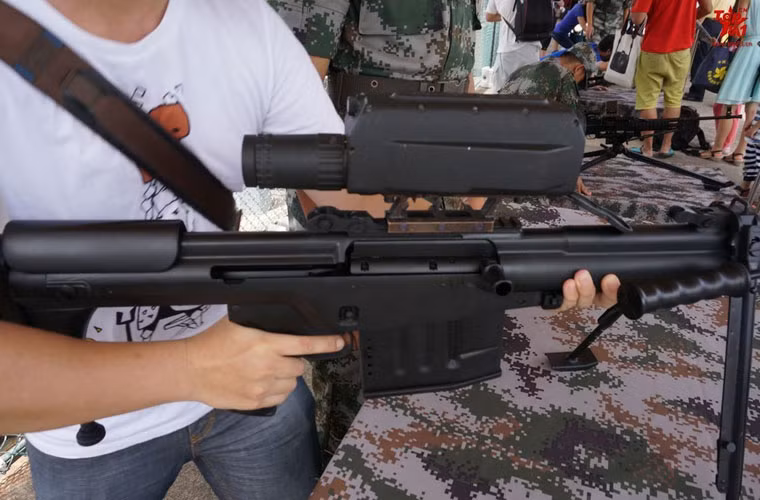 Hệ thống súng QBU10 còn bao gồm 2 loại đạn chuyên dụng. Khi cần thiết QBU10 cũng có thể bắn các loại đạn 12,7mm như đạn xuyên cháy Type 89, 54, tuy nhiên độ chính xác sẽ giảm đáng kể.