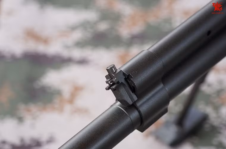 Cận cảnh thiết bị dẫn khí của súng QBU-10.