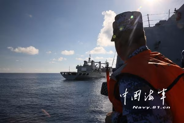 Ham doi Nam Hai dien tap tiep te trai phep o Bien Dong