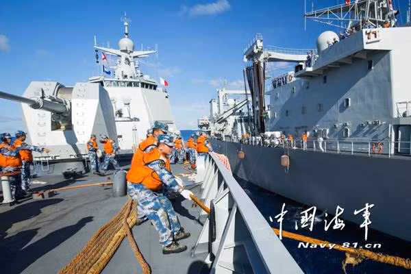 Ham doi Nam Hai dien tap tiep te trai phep o Bien Dong-Hinh-2