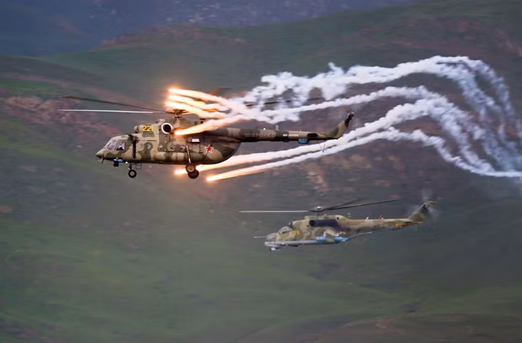Trong khi đó trên không lực lượng trực thăng vũ trang cũng được điều động để hổ trợ hỏa lực cho các đơn vị mặt đất. Nguồn ảnh: Bộ Quốc phòng Nga